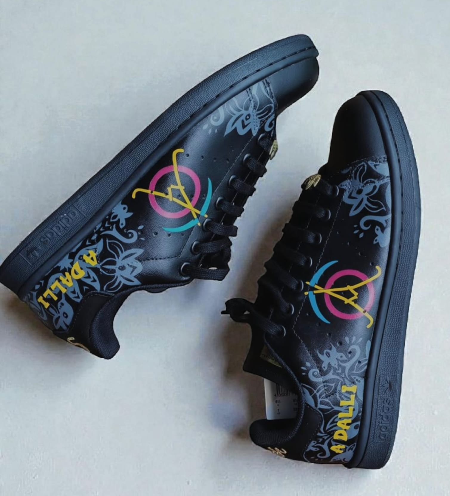 CUSTOM ADIDAS, A DALLI/ Double K Customz